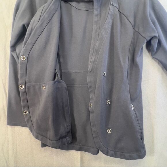 2013 hard to find Athleta Hooded Jacket Wrap Front Zipper Pockets Black small - Picture 15 of 15